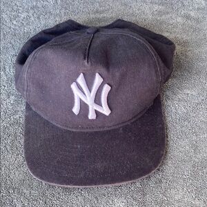 New Era Navy Yankee Hat